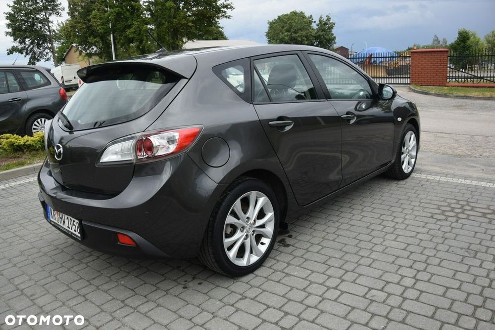 Mazda 3 1.6 Active + - 11