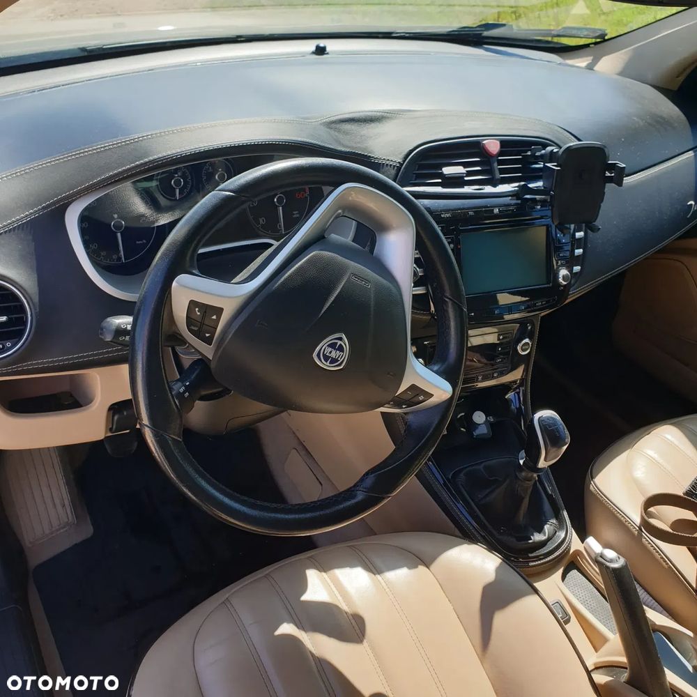Lancia Delta 2.0 MultiJet 16v Gold - 8