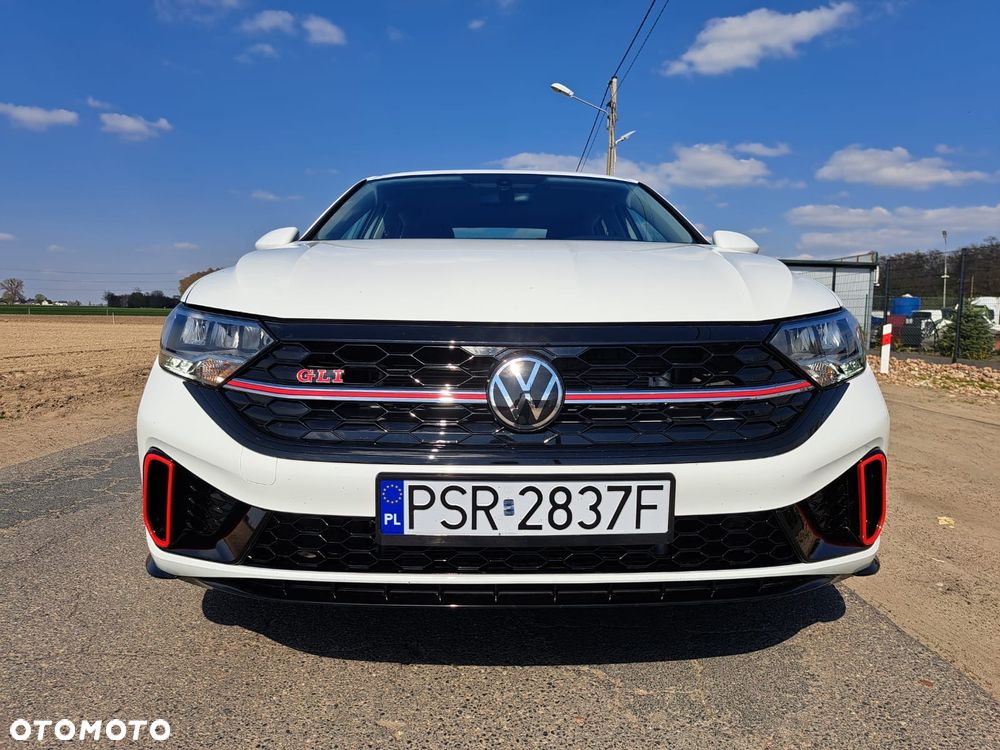 Volkswagen Jetta - 4