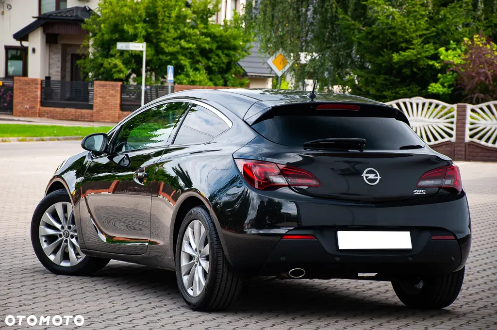 Opel Astra IV GTC 1.6 T Sport - 14