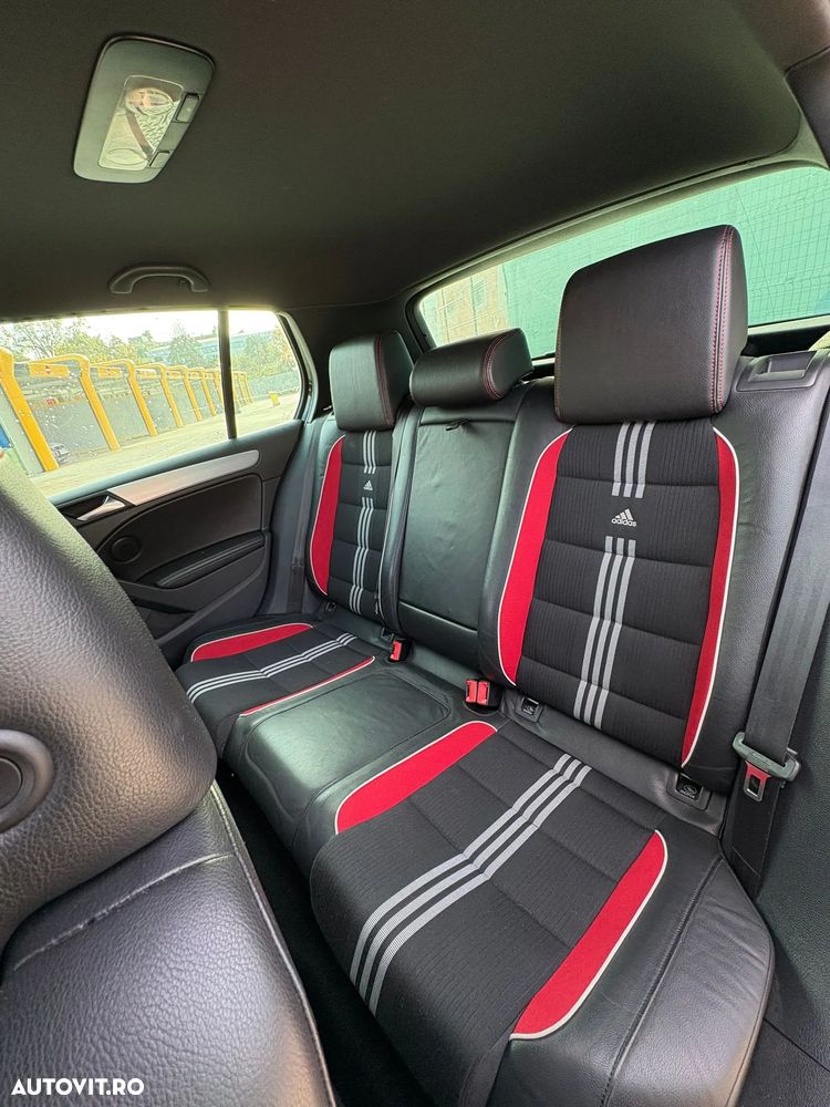 Volkswagen Golf 2.0 GTI adidas - 9