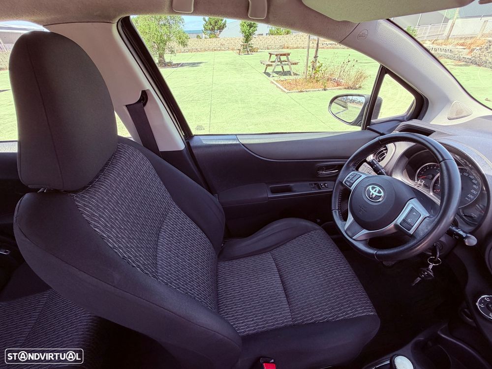 Toyota Yaris 1.0 VVT-i Comfort+P.Style +Navi - 21