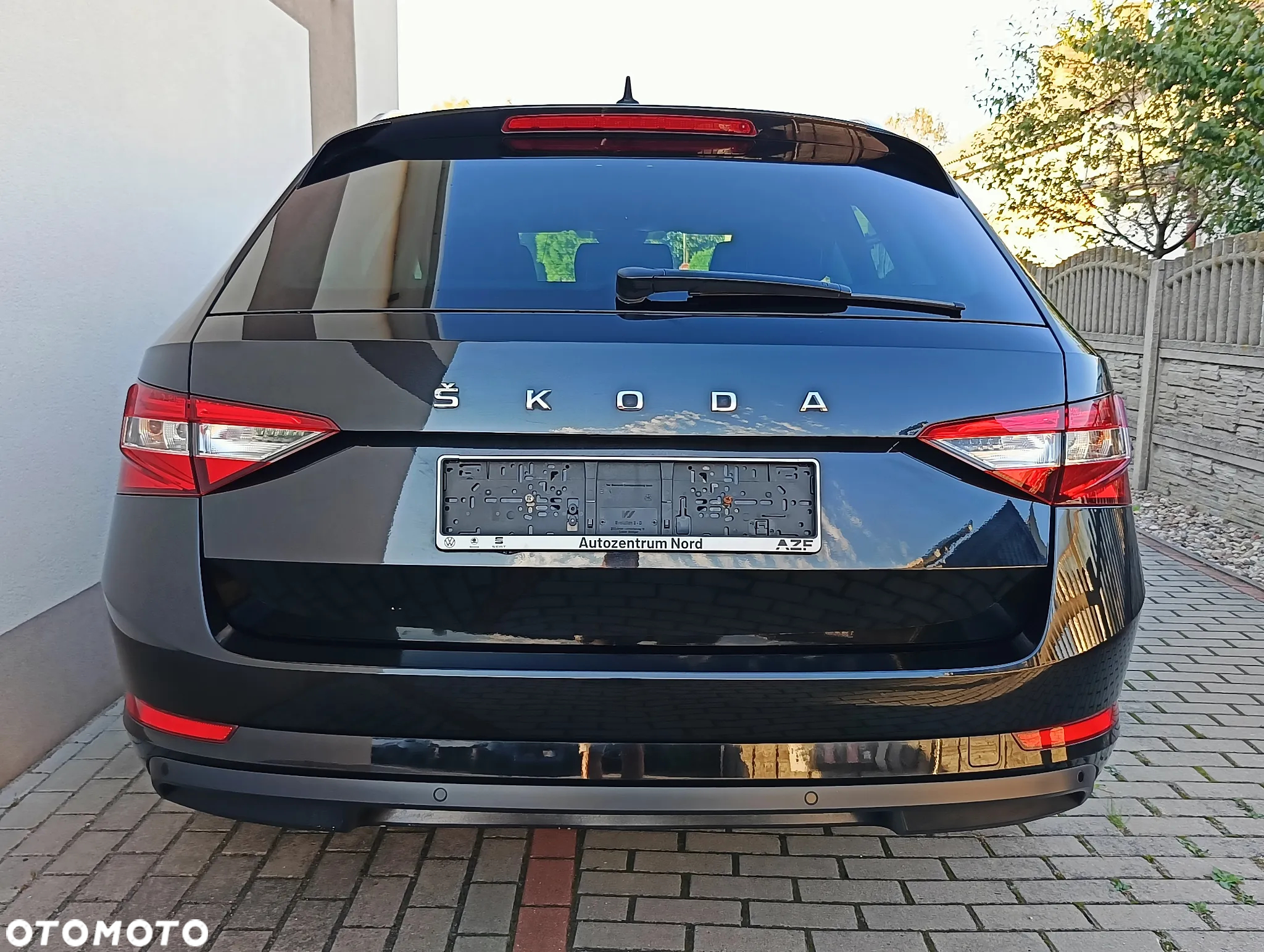 Skoda Superb Combi 2.0 TDI DSG Ambition - 18