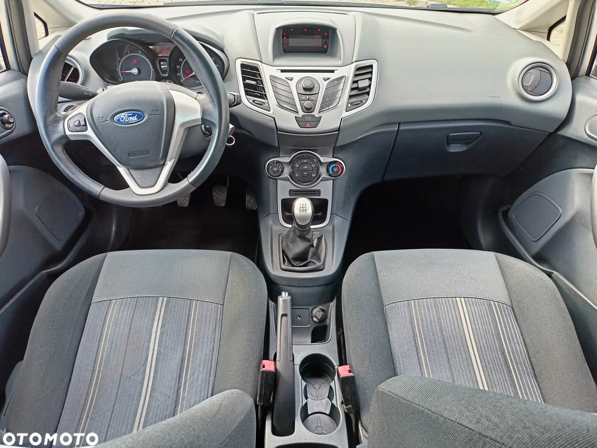 Ford Fiesta 1.25 Ghia - 8