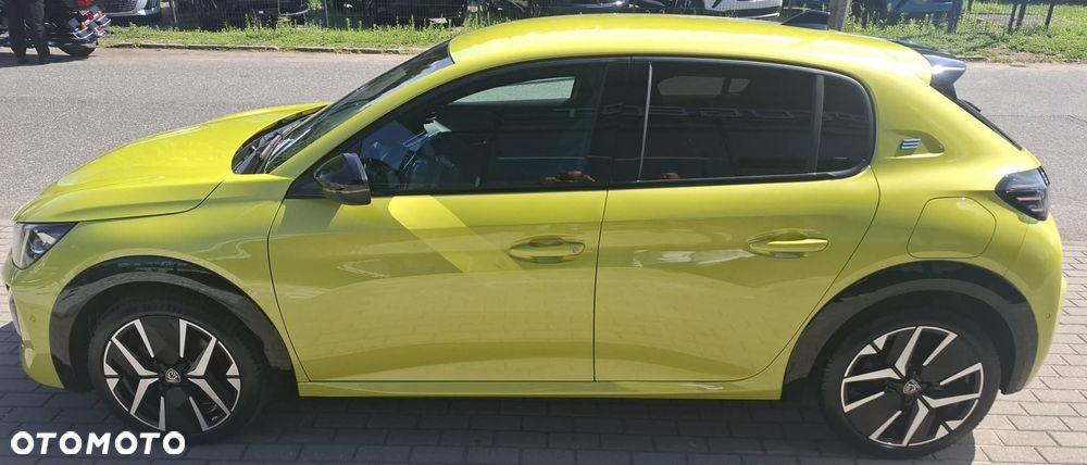 Peugeot 208 - 6