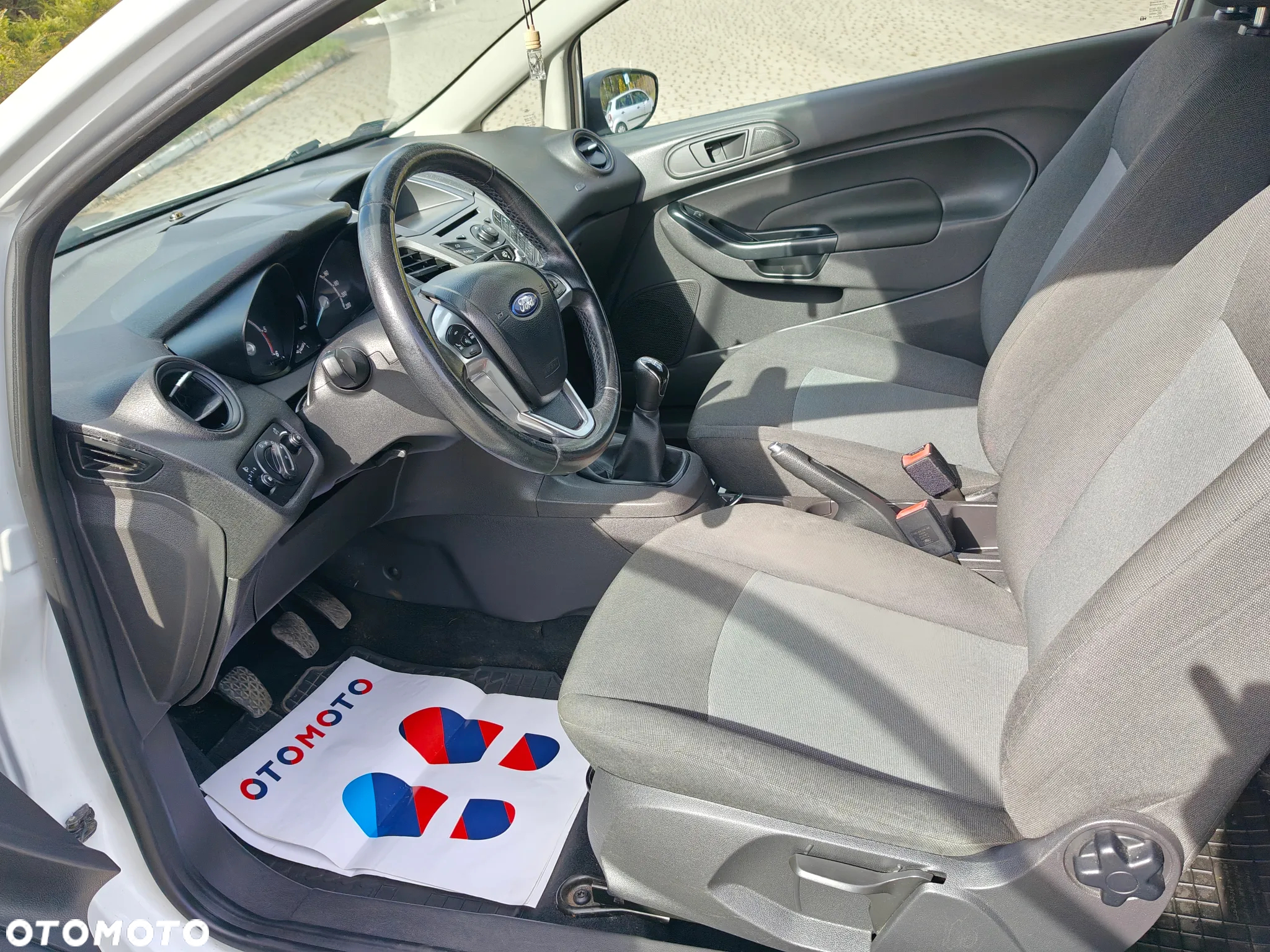 Ford Fiesta 1.5 TDCi Ambiente - 10
