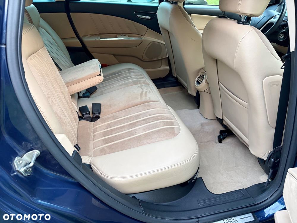 Lancia Delta 1.6 MultiJet 16v Gold - 25