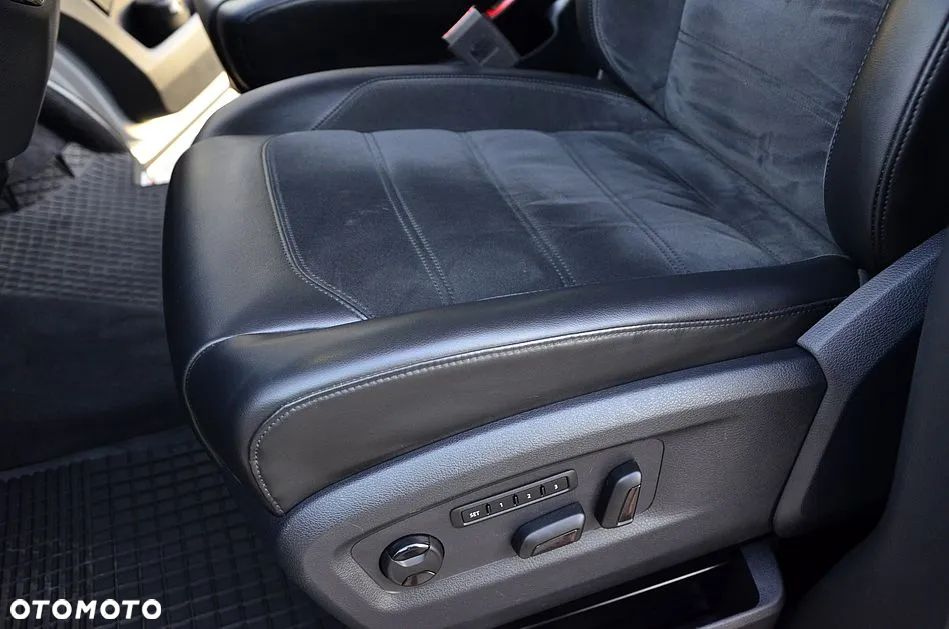 Volkswagen Multivan - 19