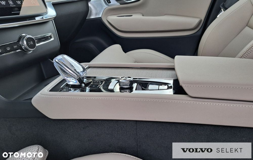 Volvo XC 90 - 25