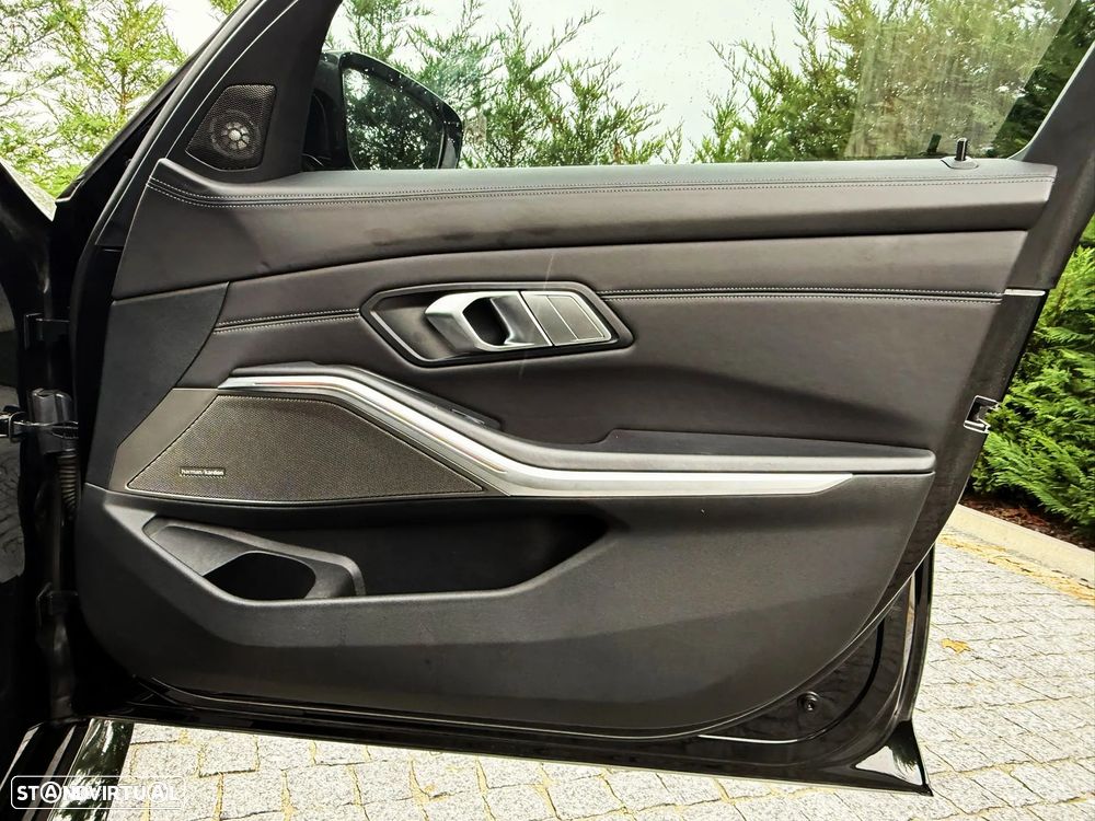 BMW M3 Competition xDrive - 22