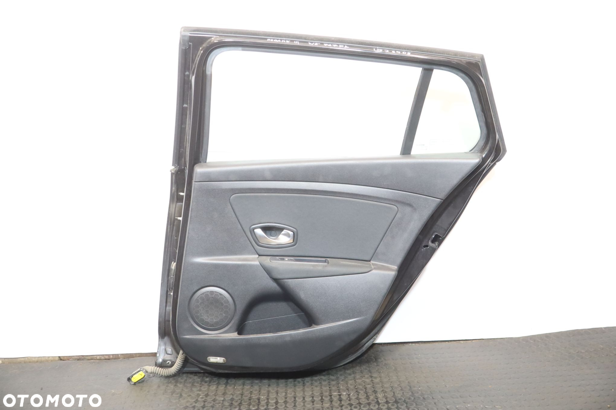 DRZWI PRAWY TYŁ VOLKSWAGEN GOLF VI L041 KOMBI - 2