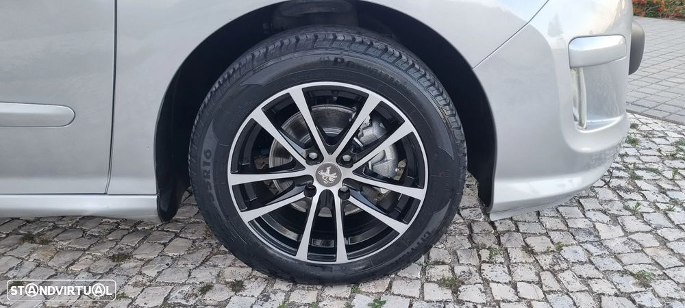 Peugeot 308 1.6 HDi Executive CVM6 - 10