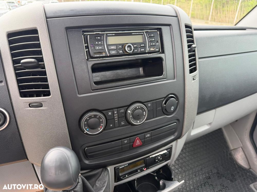 Volkswagen Crafter - 12