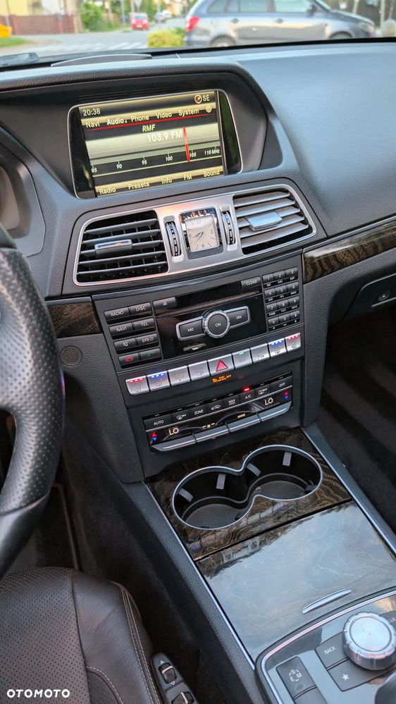 Mercedes-Benz Klasa E 400 7G-TRONIC - 21