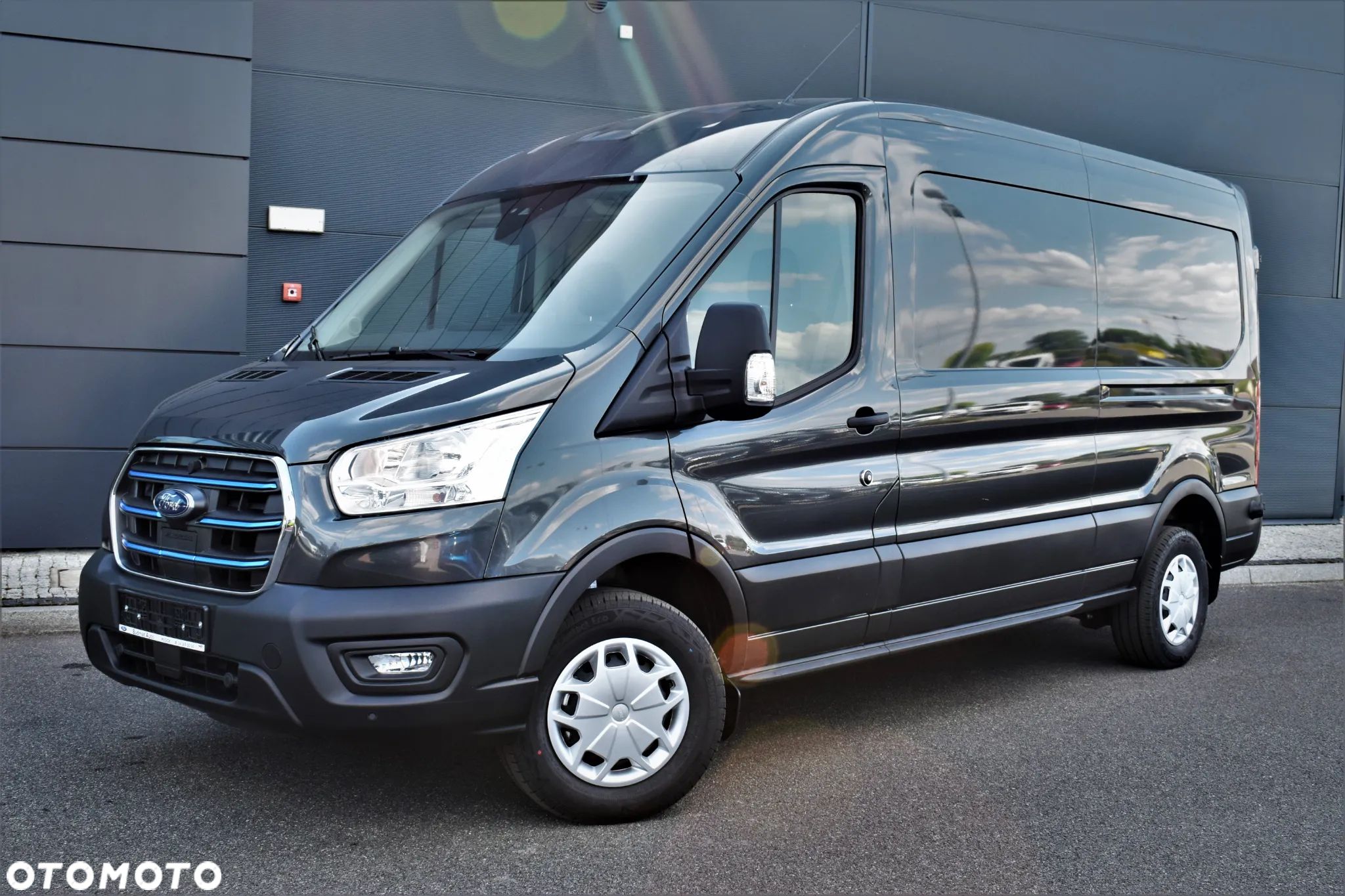 Ford E-Transit - 1