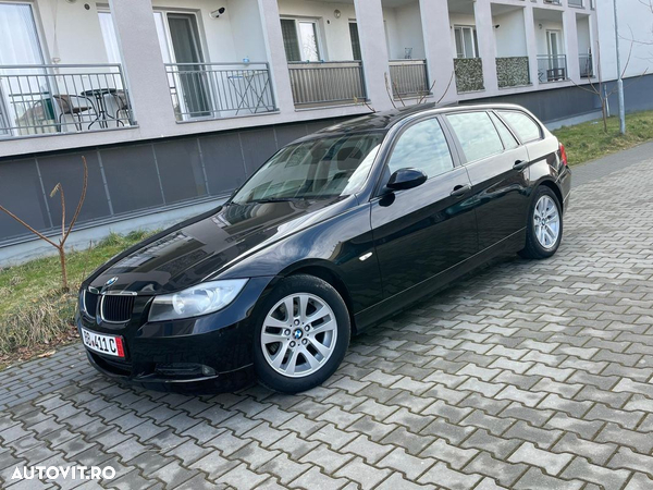 BMW Seria 3 320i Touring