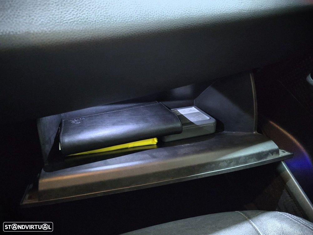 Toyota C-HR 1.8 HSD Lounge - 33