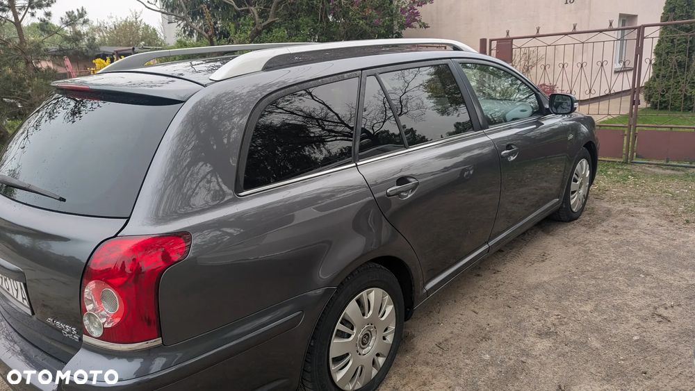 Toyota Avensis 2.2 D-4D X - 6