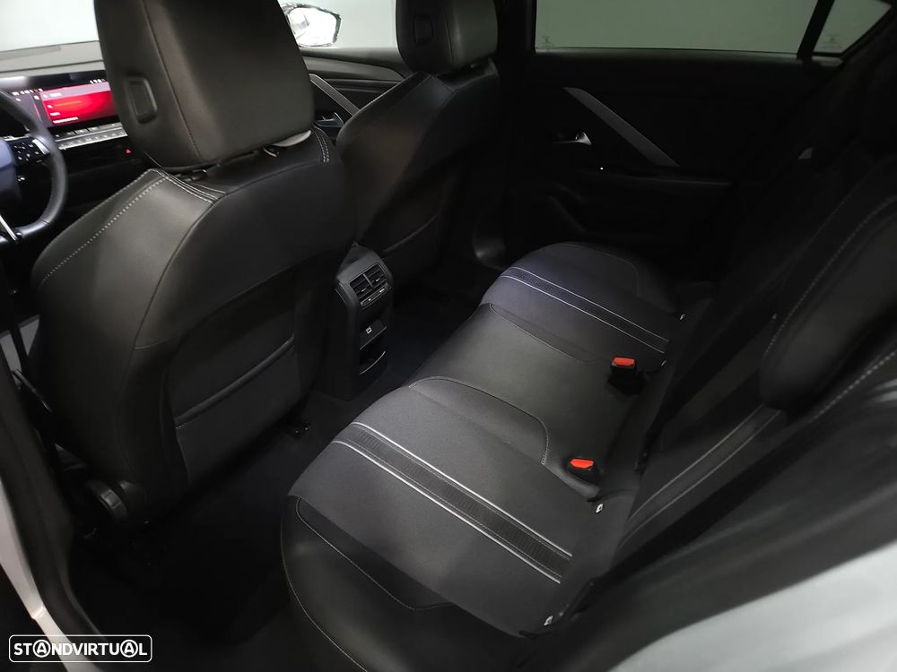 Opel Astra 1.2 T GS Aut. - 11