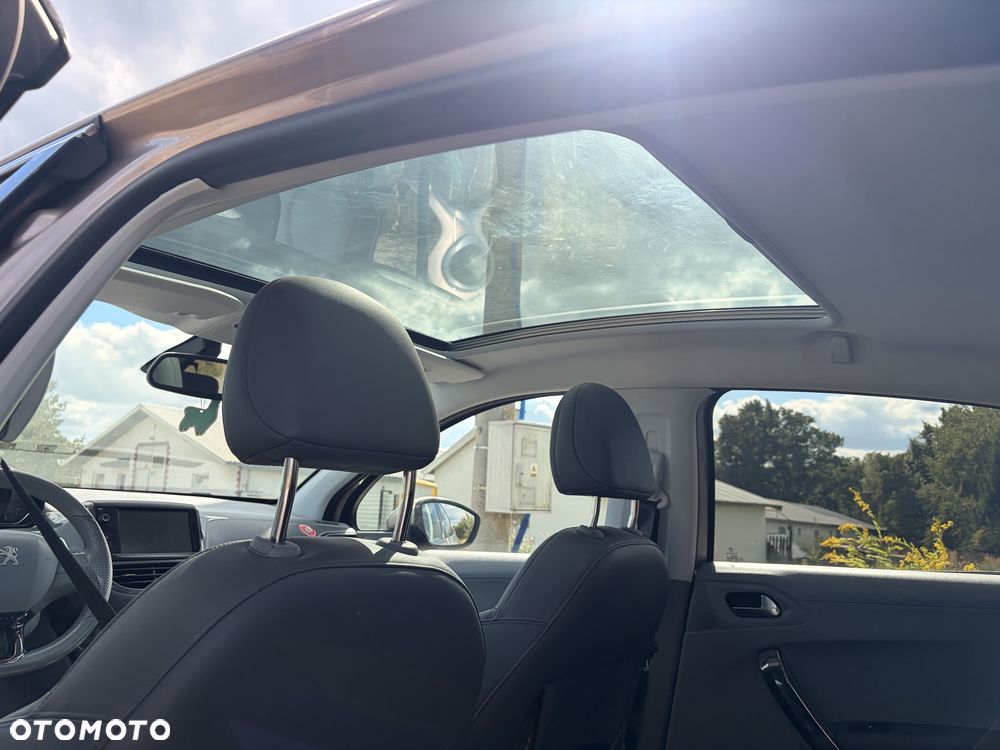 Peugeot 208 - 7