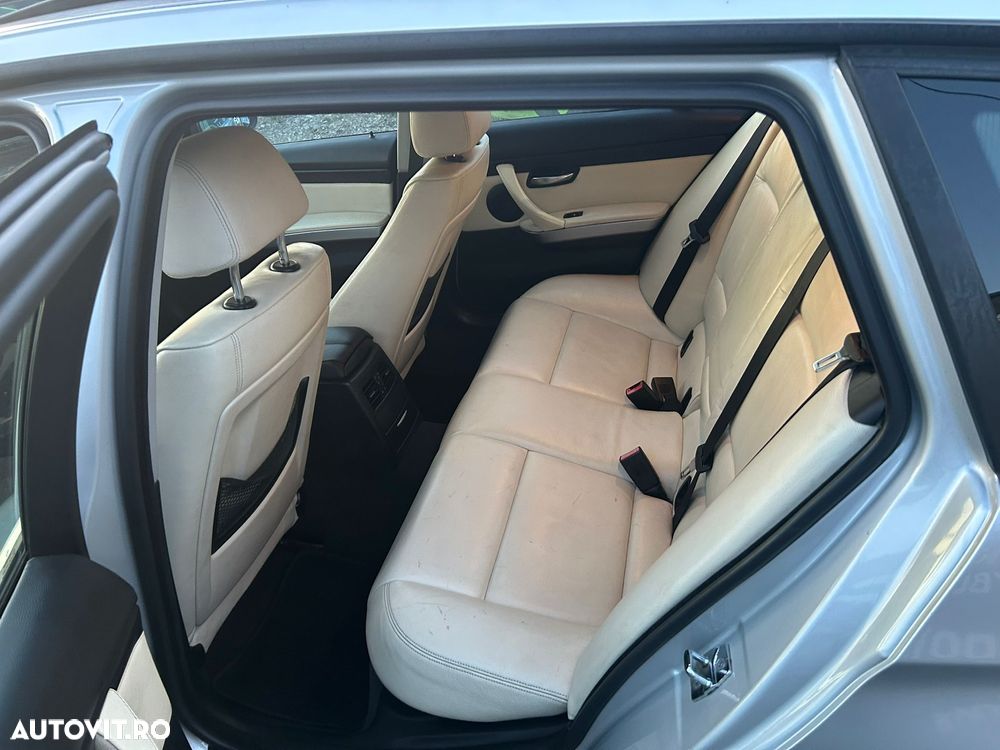 BMW Seria 3 320i - 8