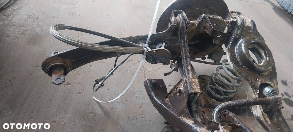 KOMPLETNE ZAWIESZENIE BELKA SANKI TYŁ WAHACZE HAMULCE MAZDA 3 I BK HB 5D - 4