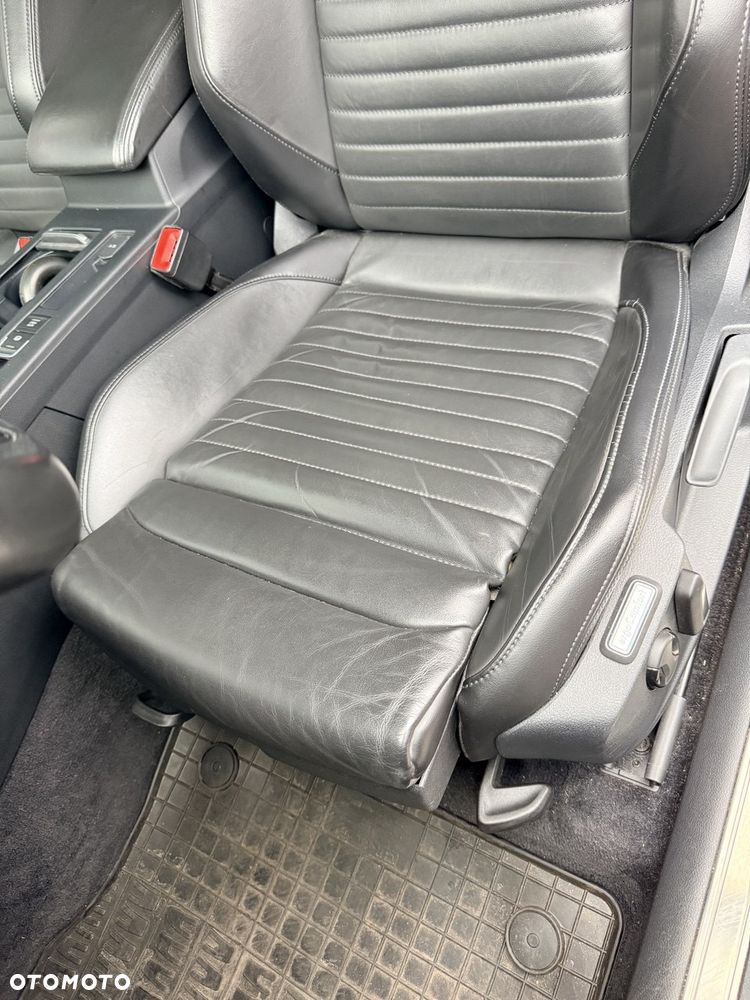 Volkswagen Passat 1.6 TDI SCR DSG Business - 28