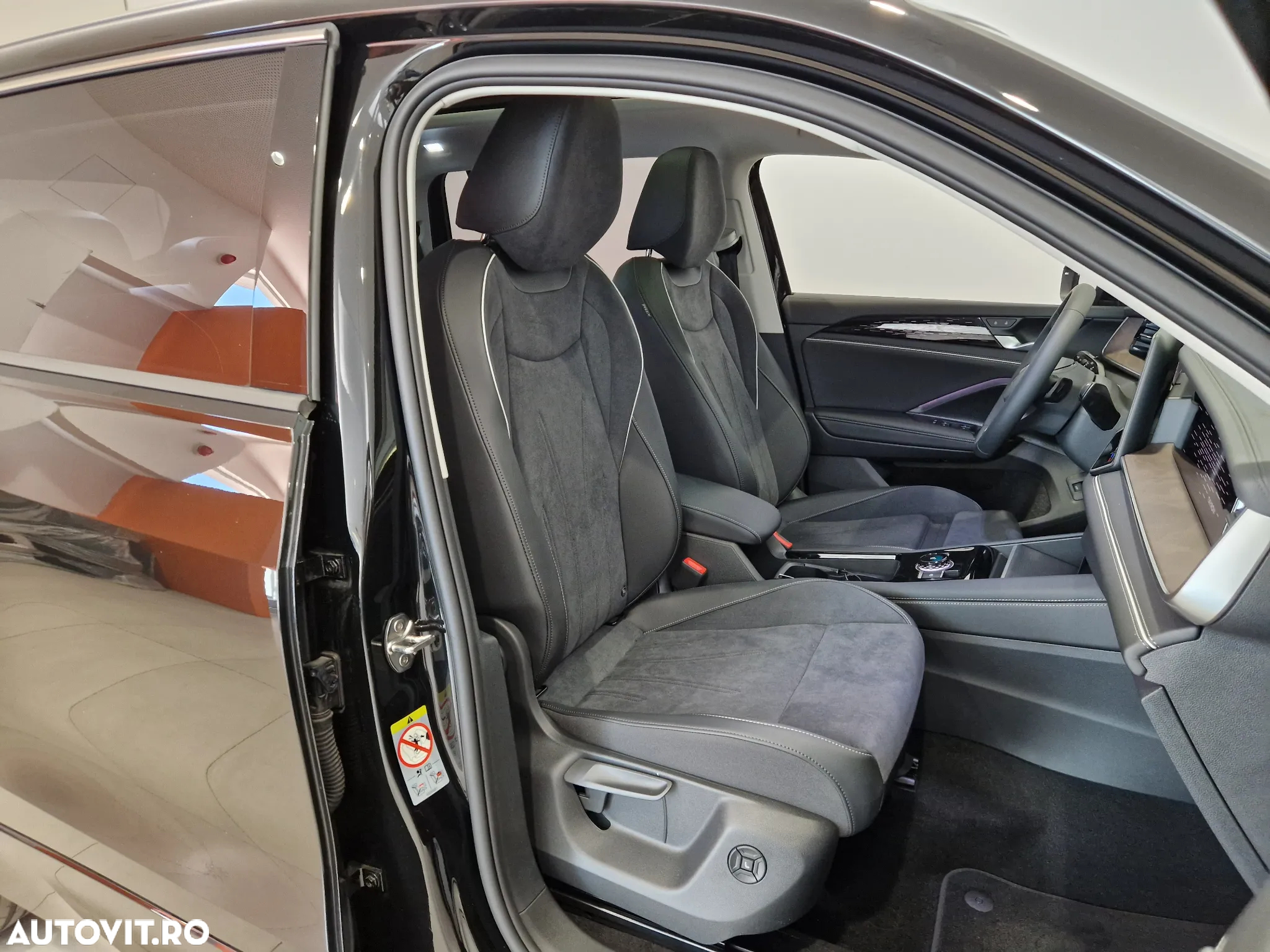 Volkswagen Tayron 2.0 TDI 4Motion DSG Elegance - 13