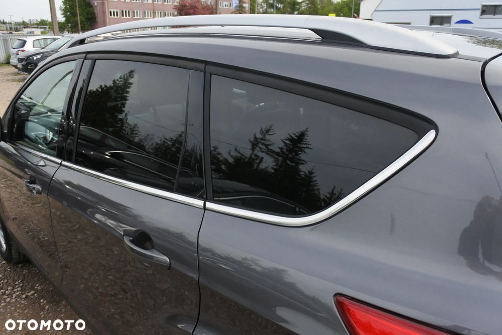 Ford Kuga 2.0 TDCi 2x4 Titanium - 25