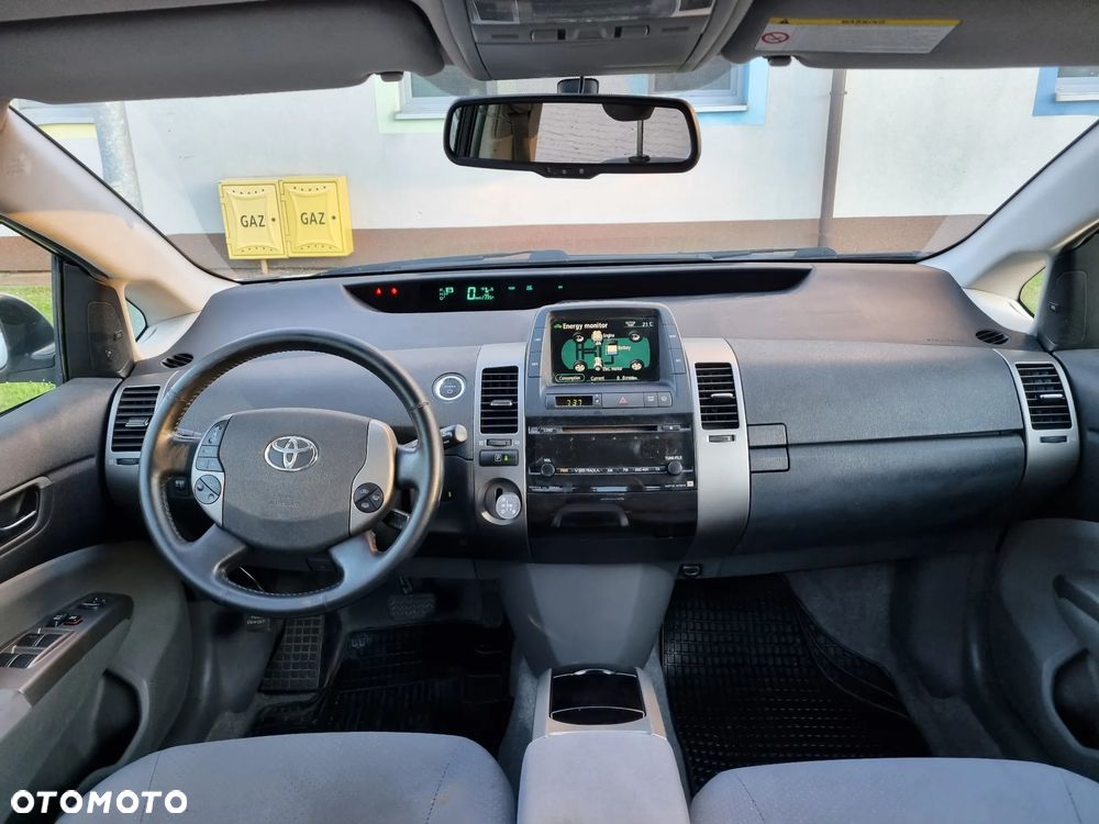 Toyota Prius 1.5 VVT-i Sol - 8