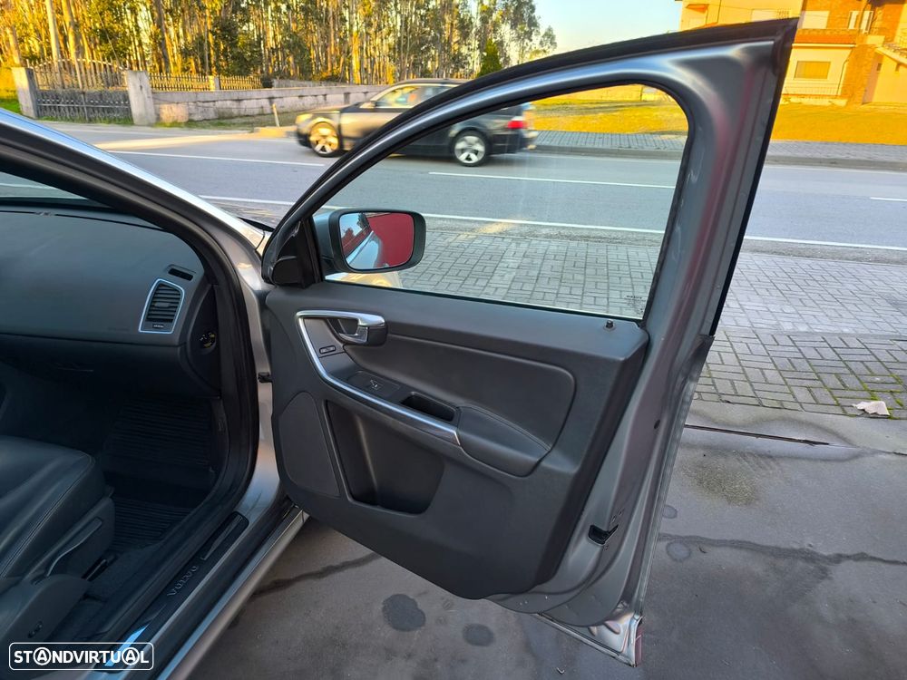 Volvo XC 60 D4 Geartronic Summum - 24