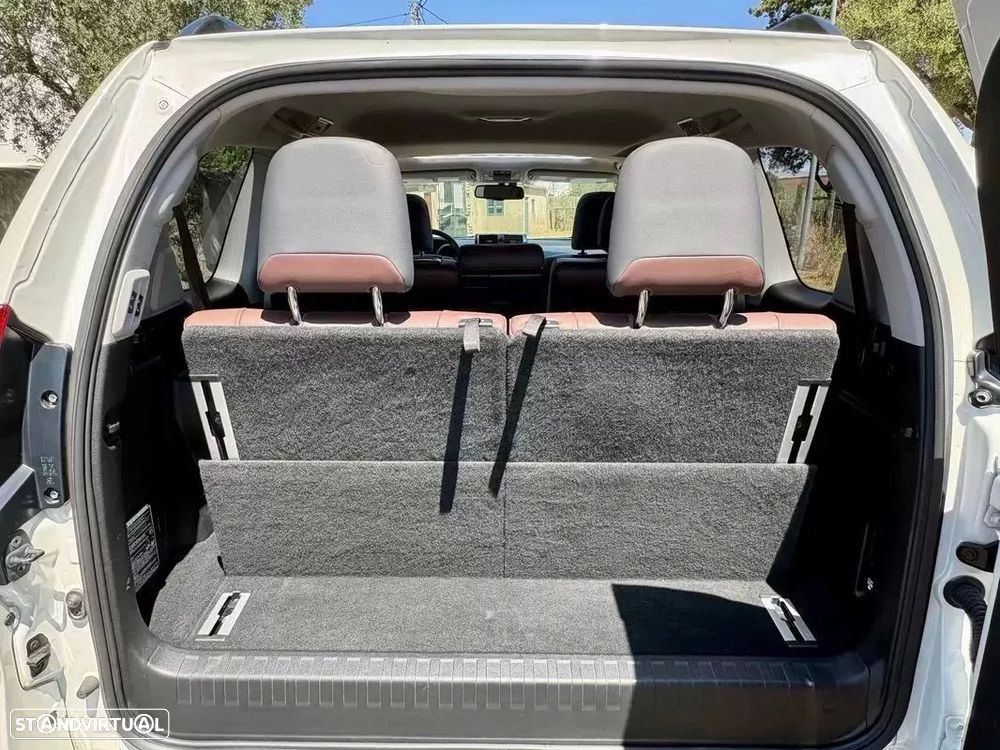 Toyota Land Cruiser 2.8 D-4D Auto Executive - 15