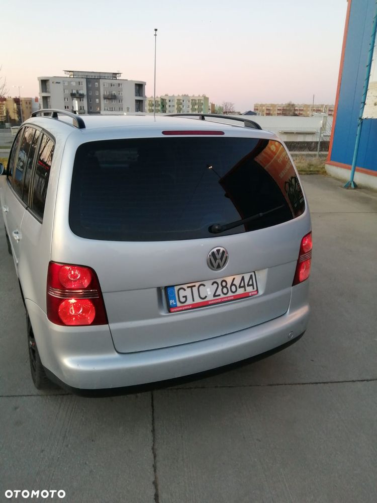 Volkswagen Touran 1.9 TDI Highline - 2