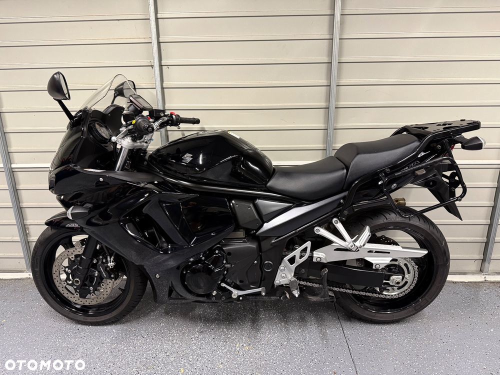 Suzuki GSX - 13