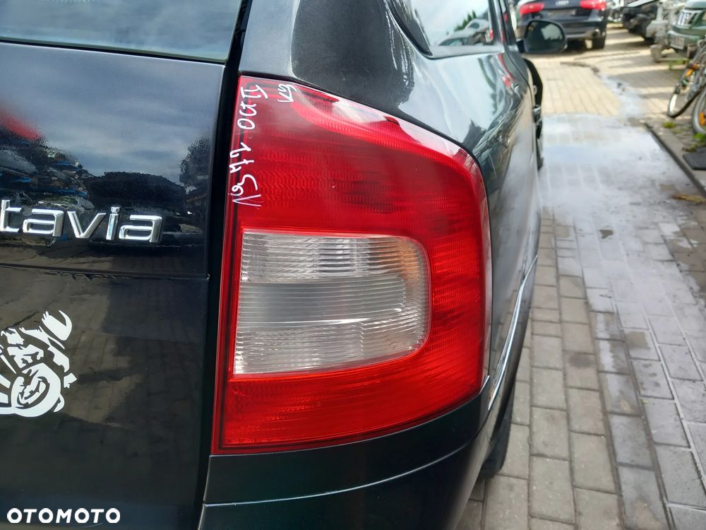 SKODA OCTAVIA II LIFT LAMPA PRAWA TYLNA PRAWY TYŁ KOMBI