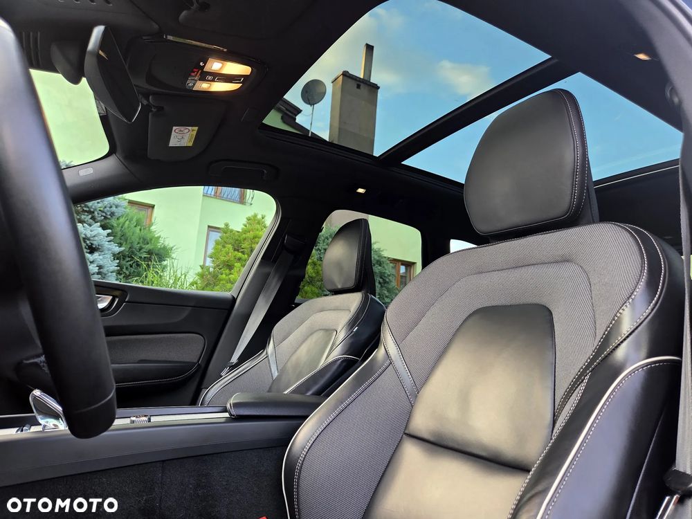 Volvo XC 60 B4 D AWD Ultimate Bright - 26
