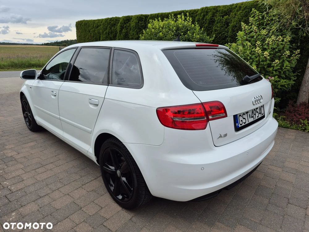 Audi A3 Sportback 1.6 TDI DPF Ambiente - 4