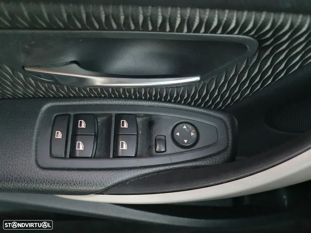 BMW 320 d EfficientDynamics Line Sport - 55