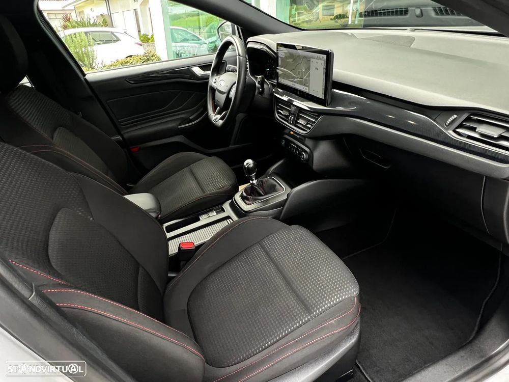 Ford Focus 1.0 EcoBoost MHEV ST-Line - 18