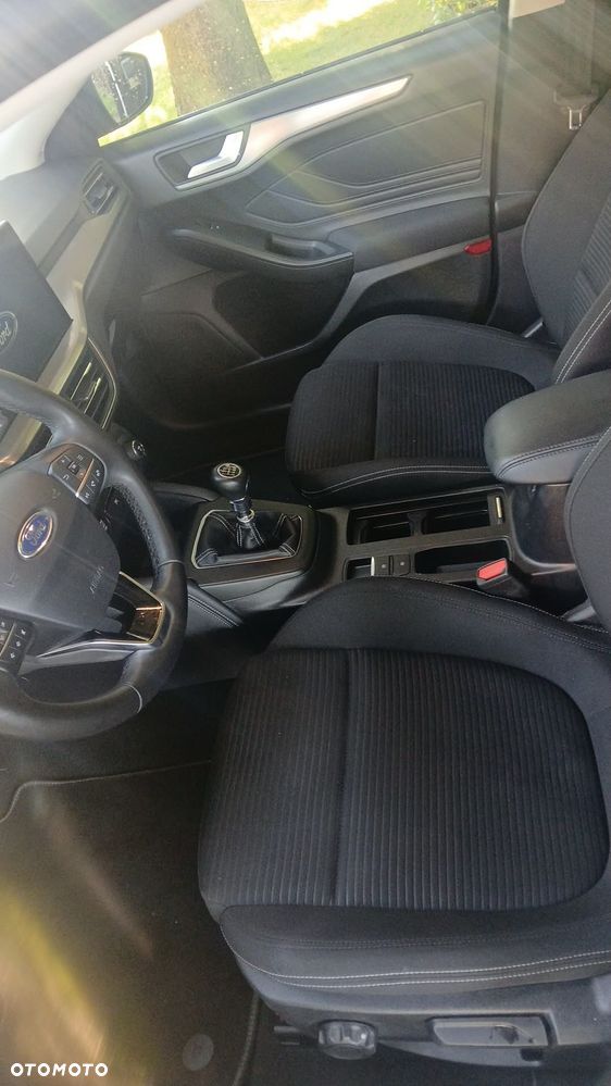 Ford Focus 1.0 EcoBoost mHEV Titanium X - 17
