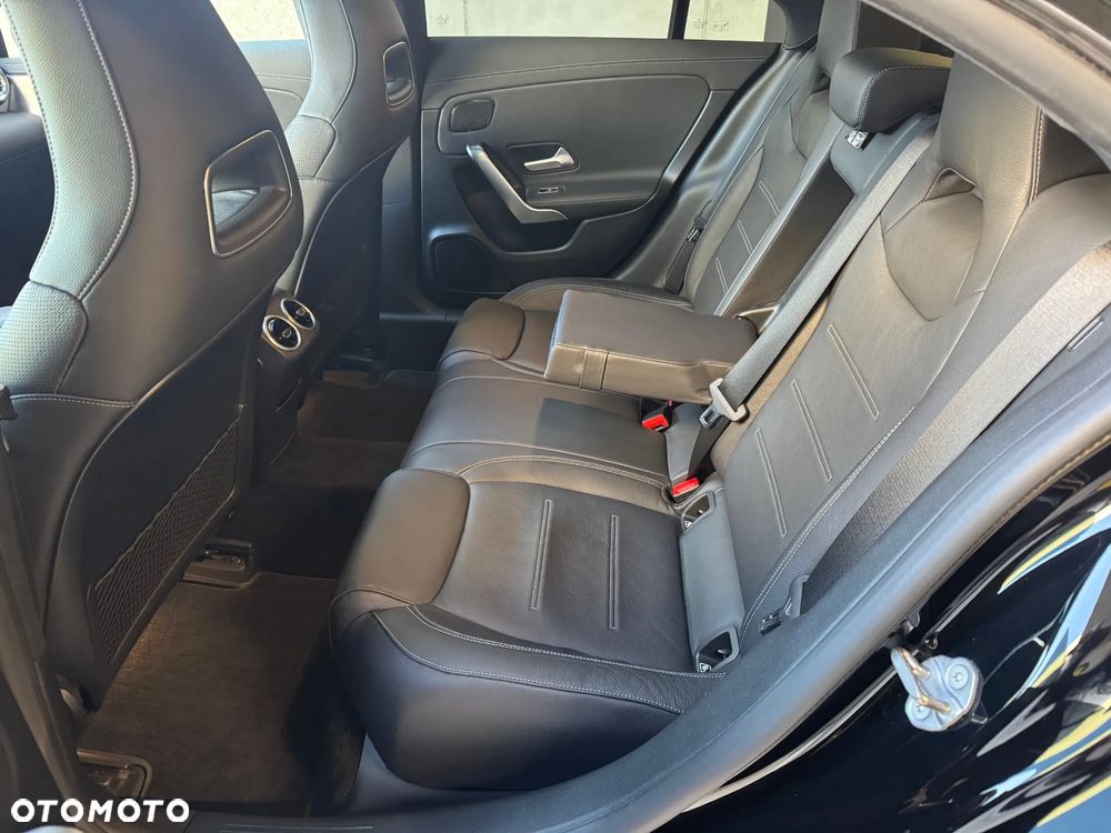 Mercedes-Benz CLA 250 AMG Line 7G-DCT - 16