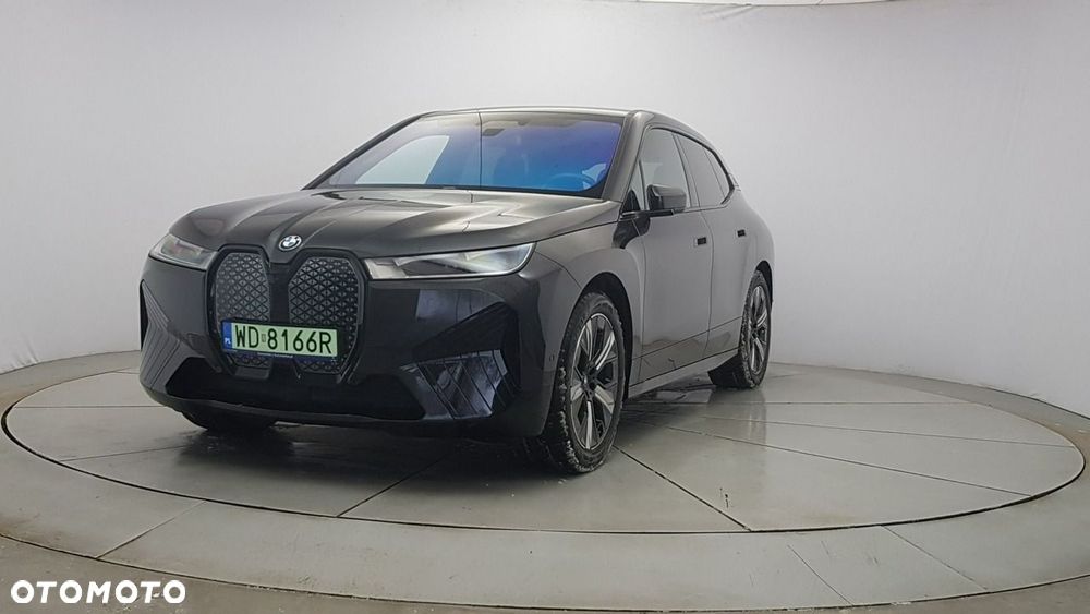 BMW iX - 3