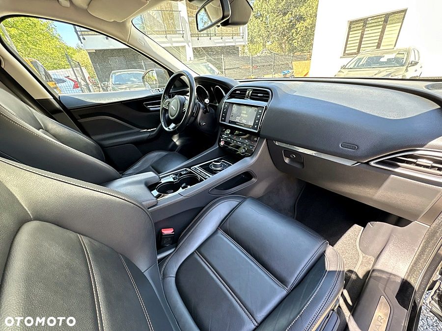 Jaguar F-Pace 20d AWD Prestige - 30