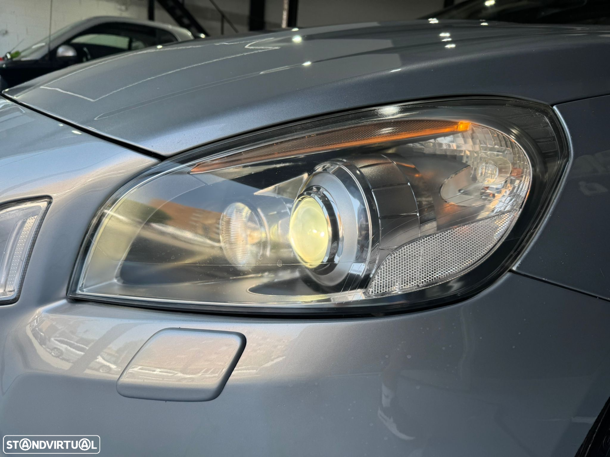 Volvo V60 D6 Plug-In-Hybrid AWD Geartronic Summum - 30
