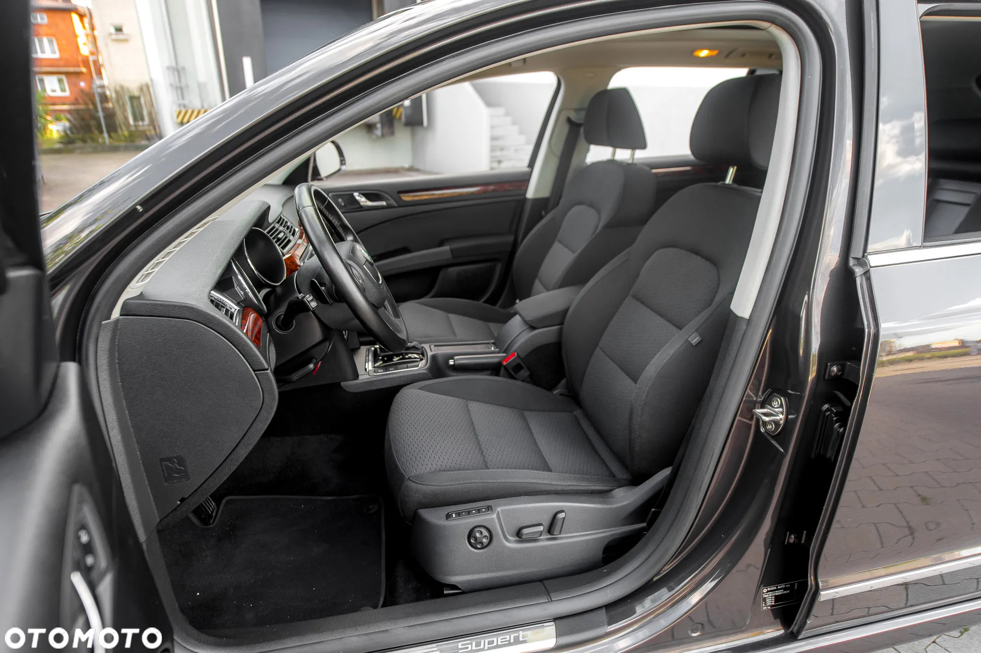 Skoda Superb 1.8 TSI DSG Exclusive - 19