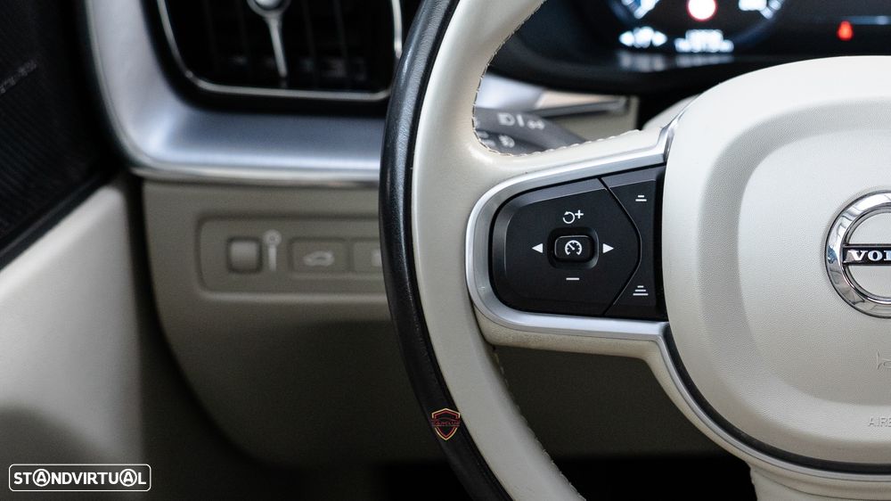 Volvo XC 60 2.0 T8 PHEV Inscription AWD - 25
