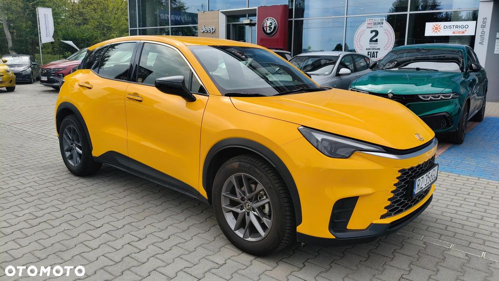 Lexus LBX 1.5 Hybrid - 8