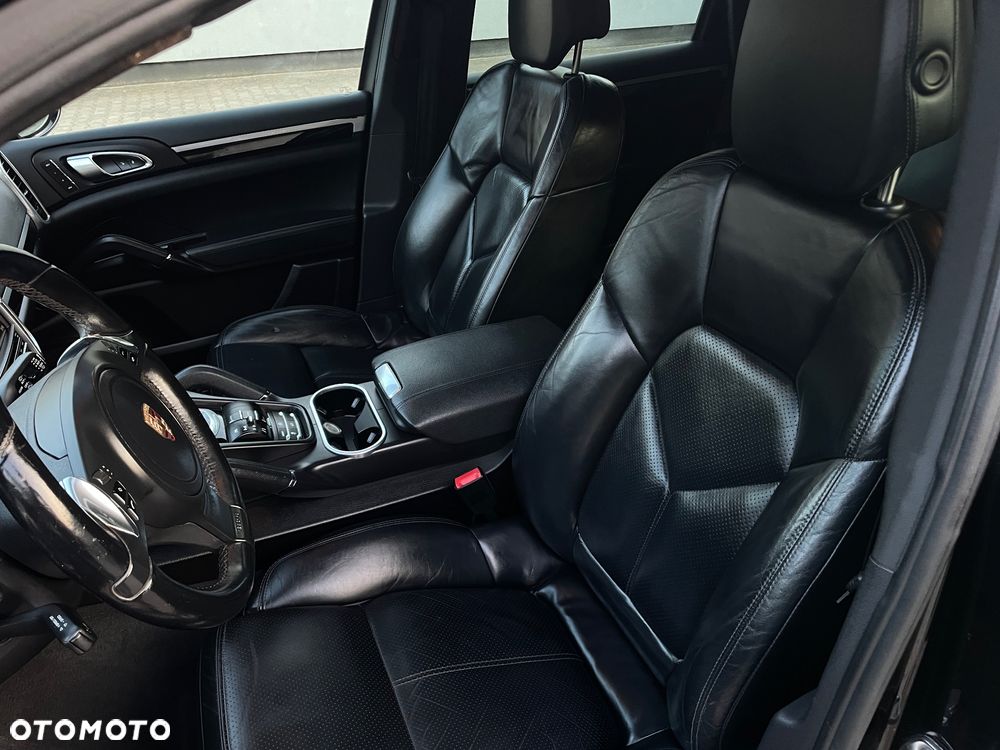 Porsche Cayenne - 21