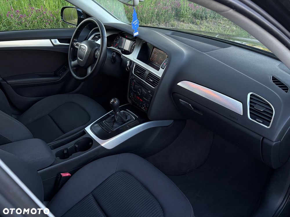 Audi A4 Avant 2.0 TDI DPF Attraction - 11