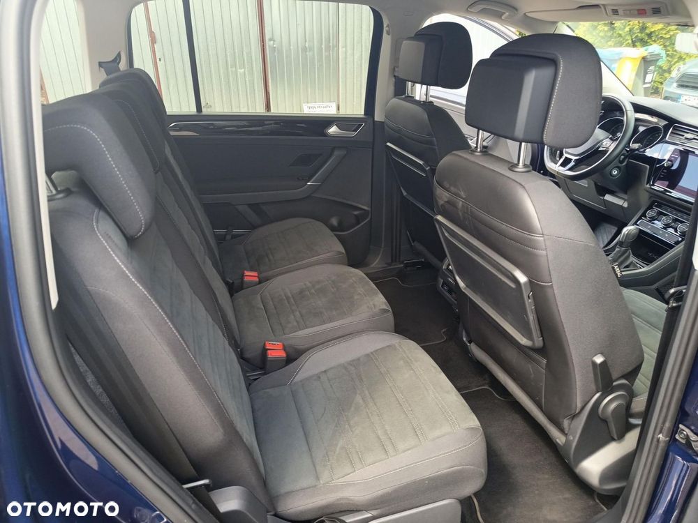 Volkswagen Touran - 18